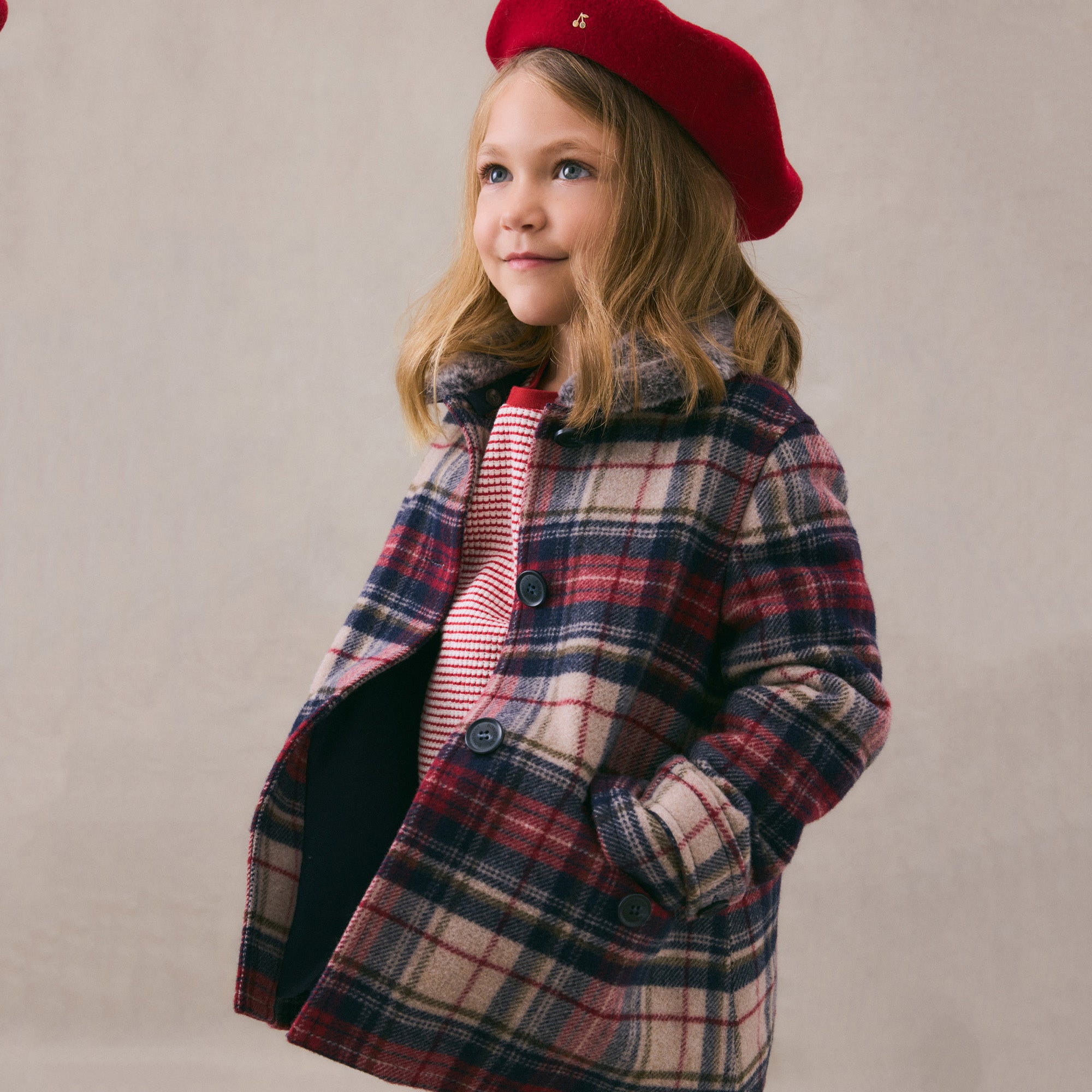 Béret rouge en laine pour fille