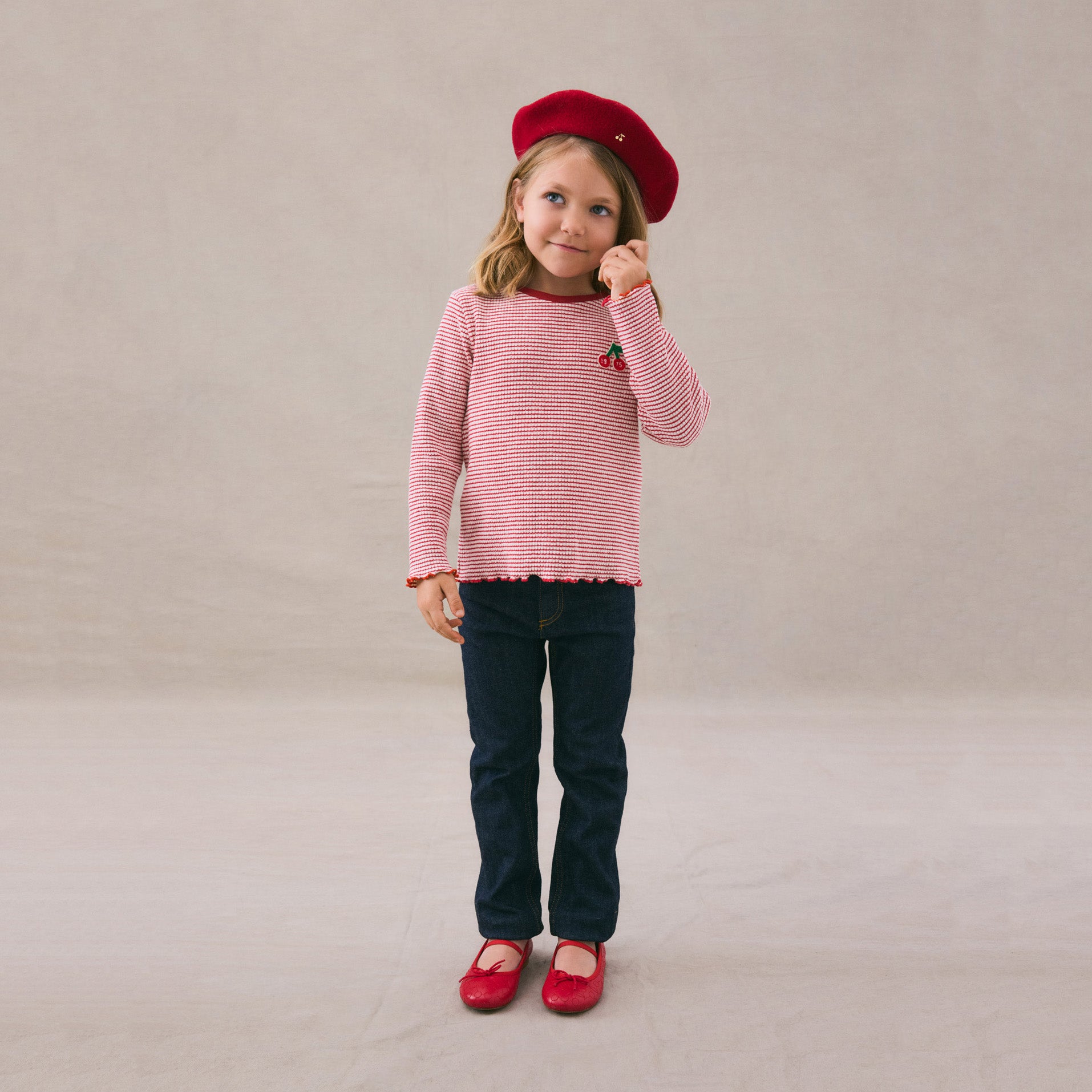 Béret rouge en laine pour fille