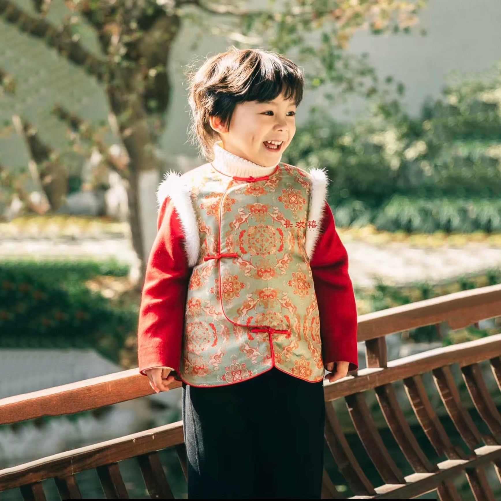 Gilet matelassé vert clair pour enfant "Printemps galopant"