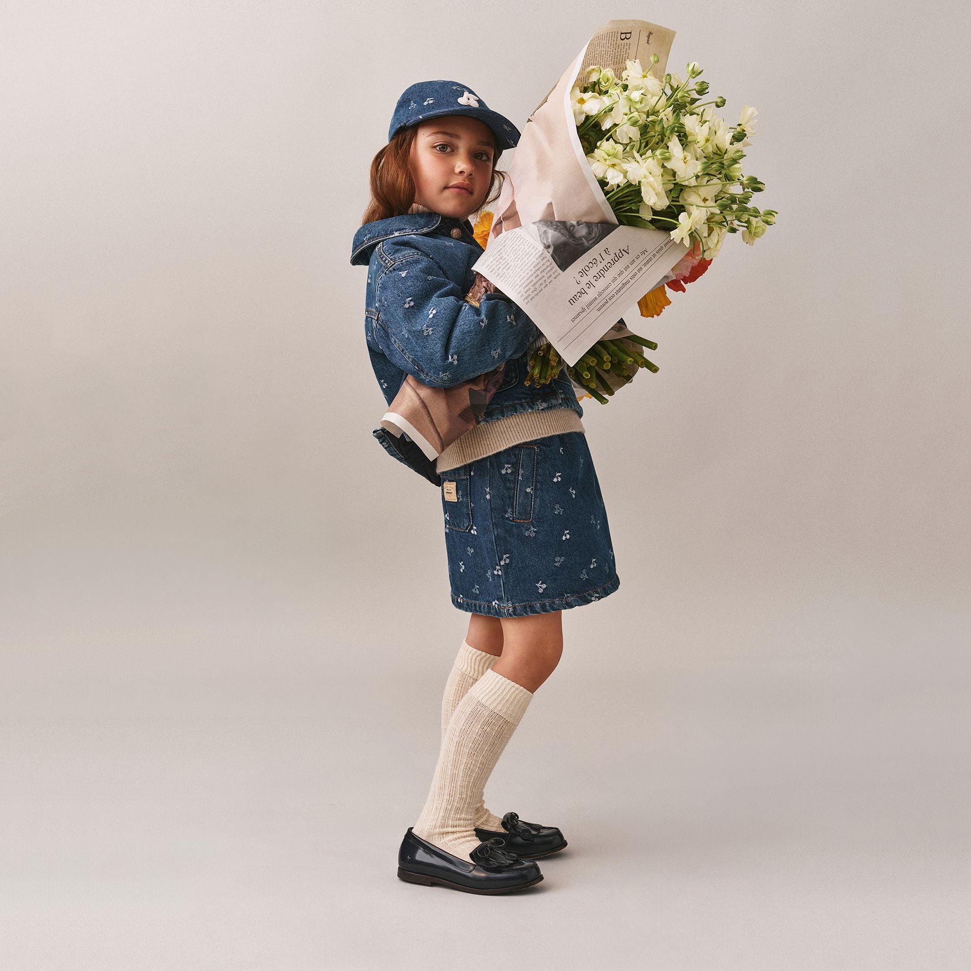 Casquette en jean jacquard cerises bleues pour filles