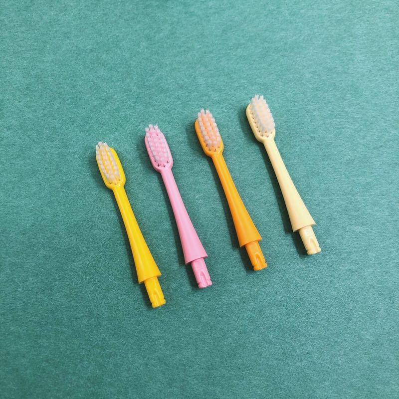 Happy Brosse à Dents Kit : Brosse à dents + Dentifrice + Tête de brosse de rechange