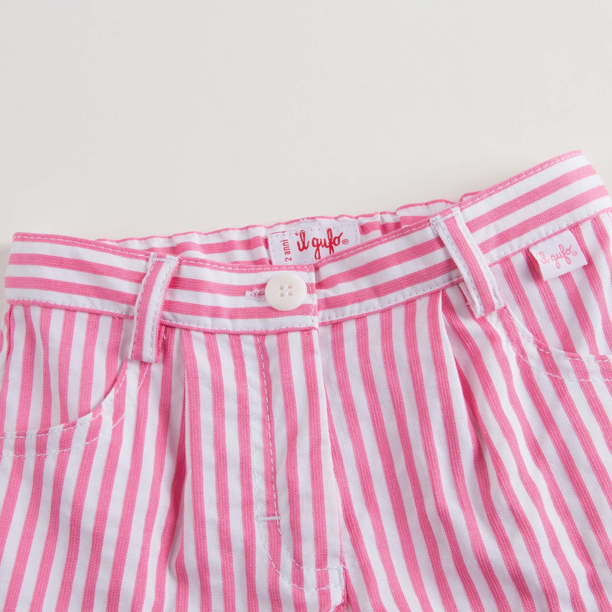 Short rose et blanc à rayures pour fille