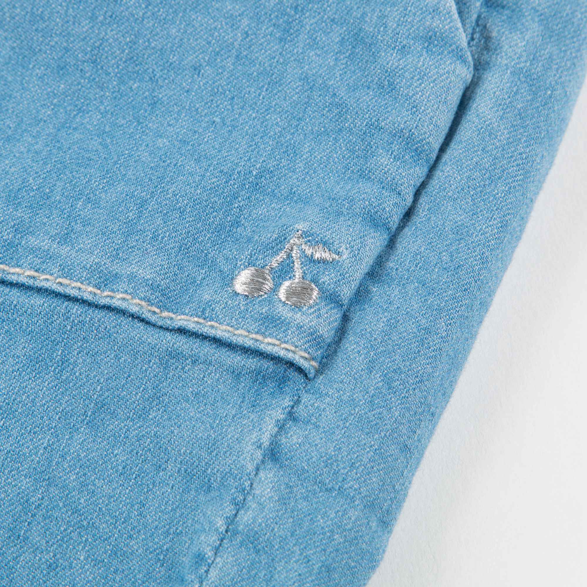 Jean en denim doux bleu pour petite fille