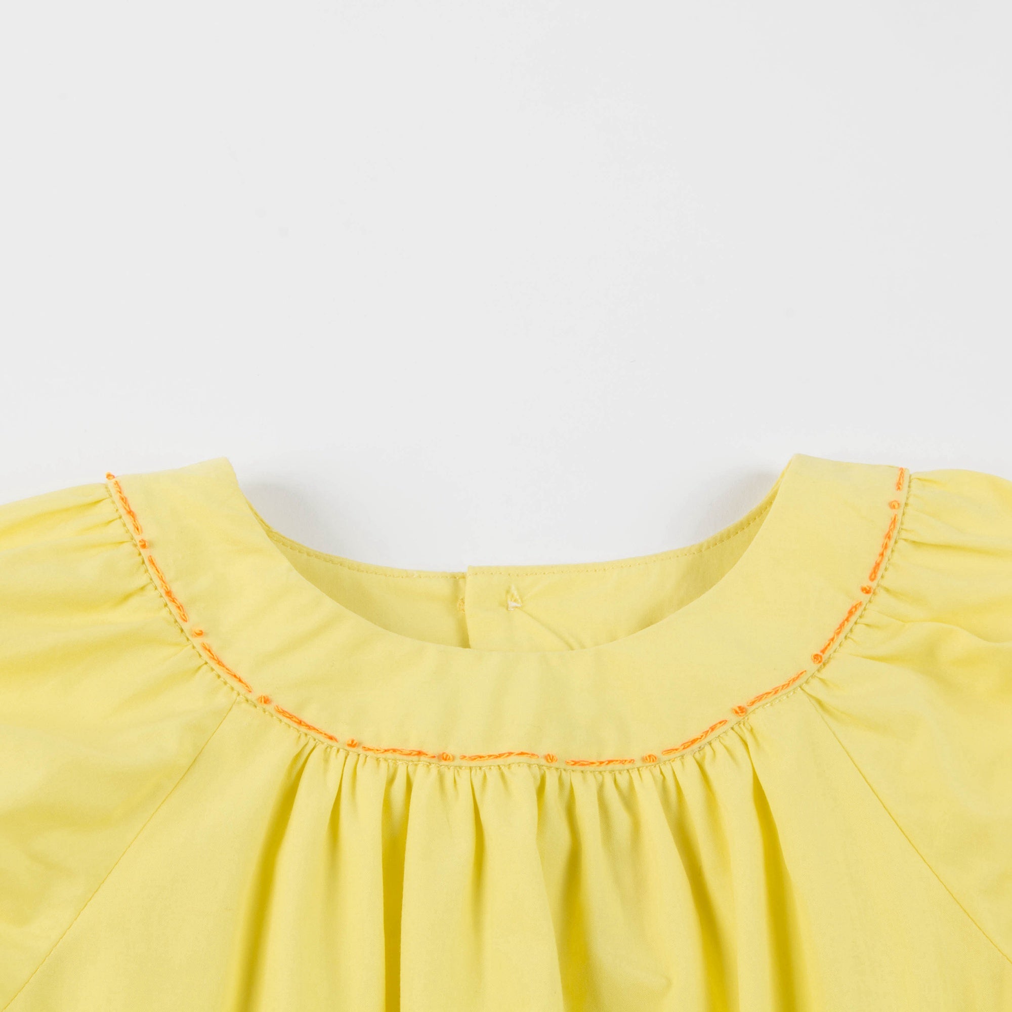 Robe jaune pour petite fille