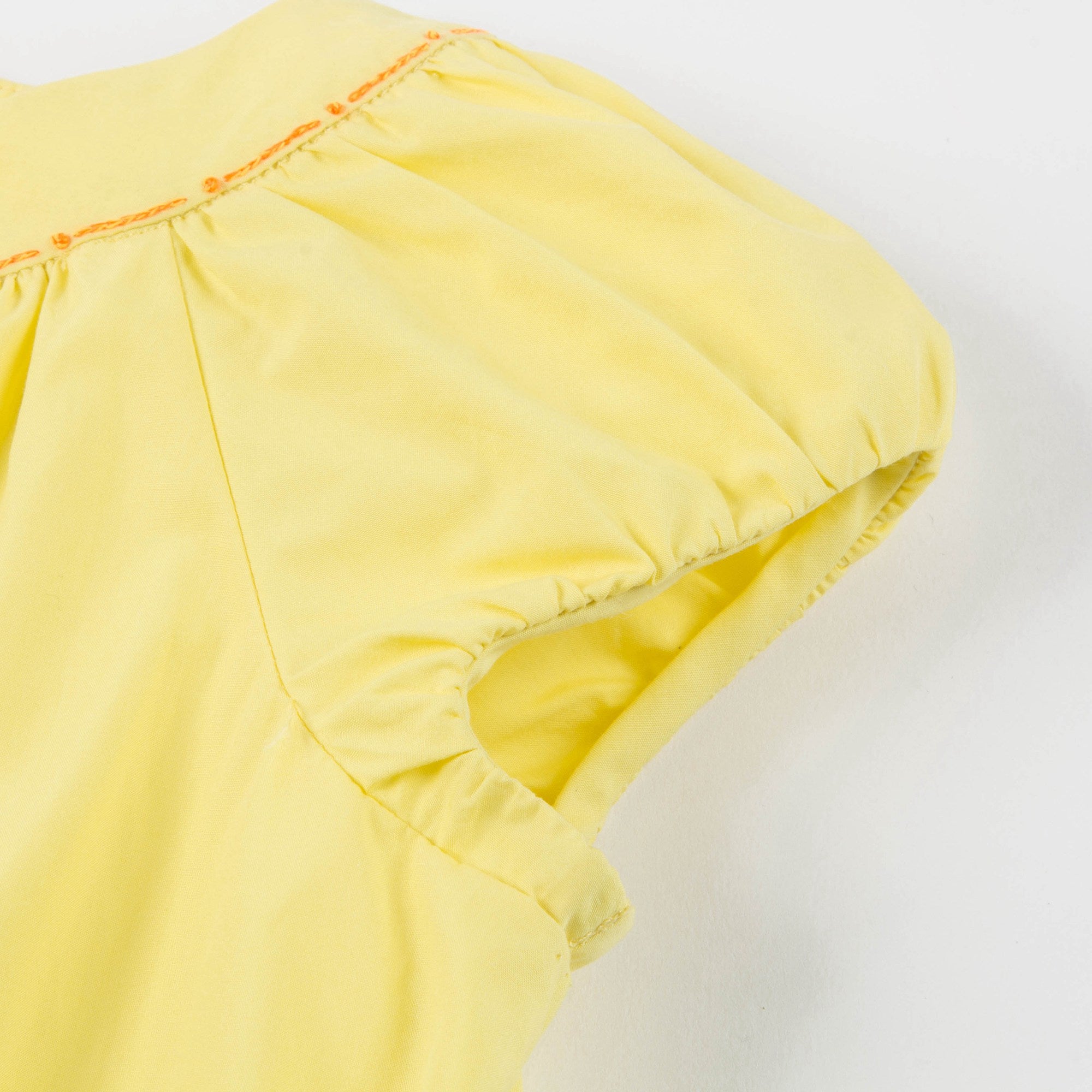 Robe jaune pour petite fille