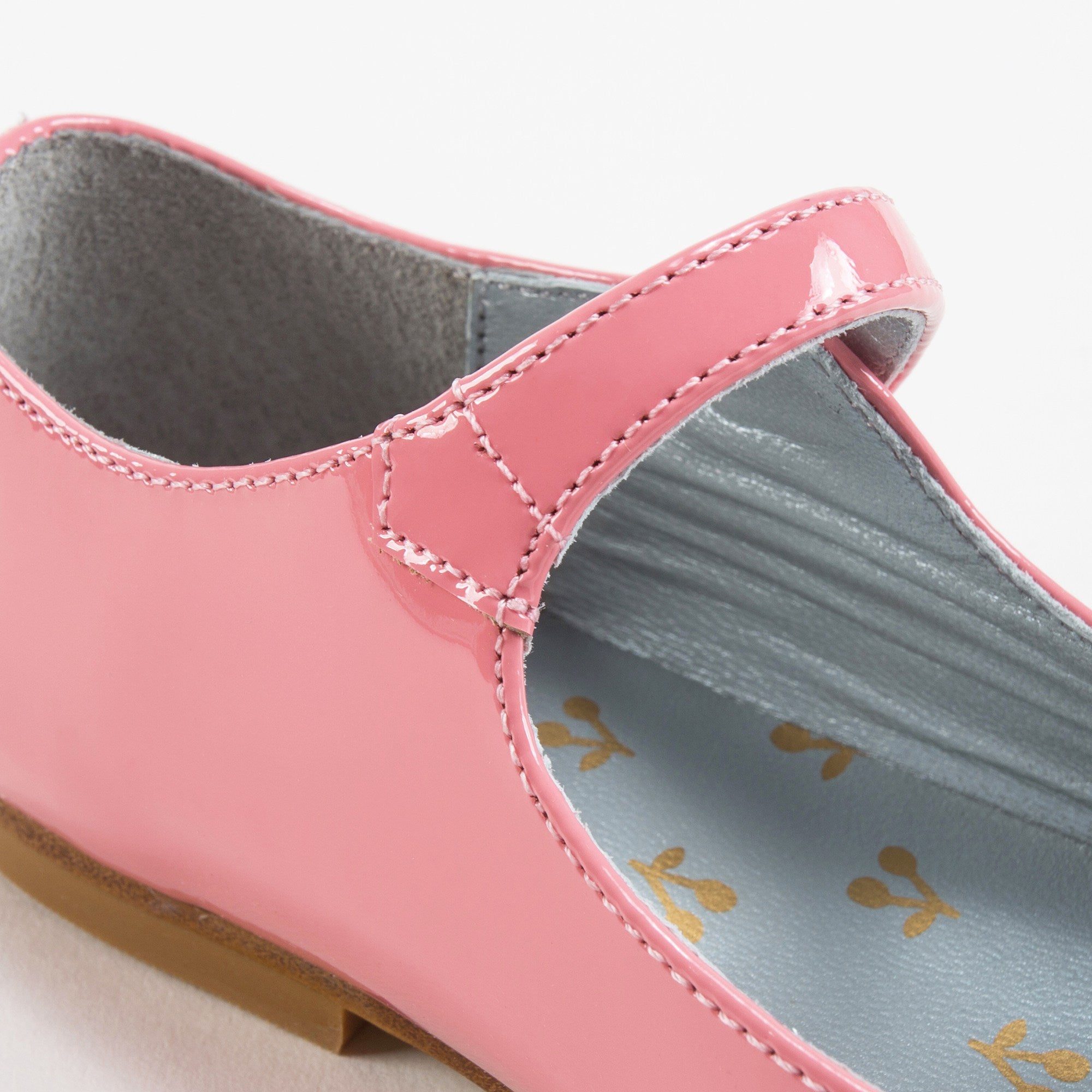 Chaussures en cuir rose pour fille