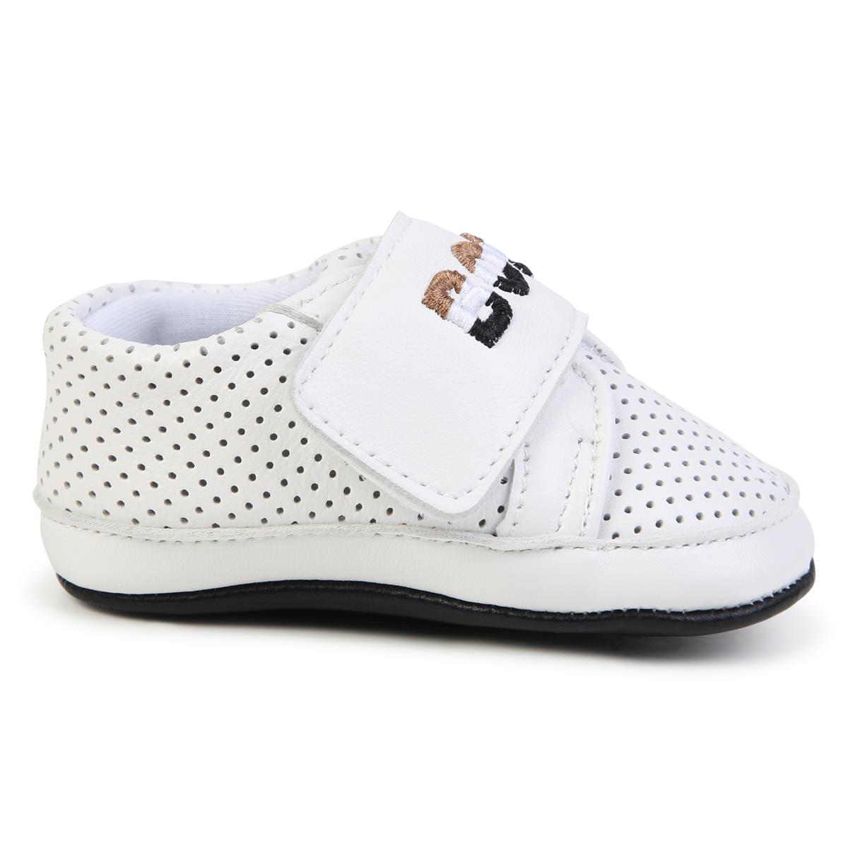 Chaussures plates blanches pour bébé garçon
