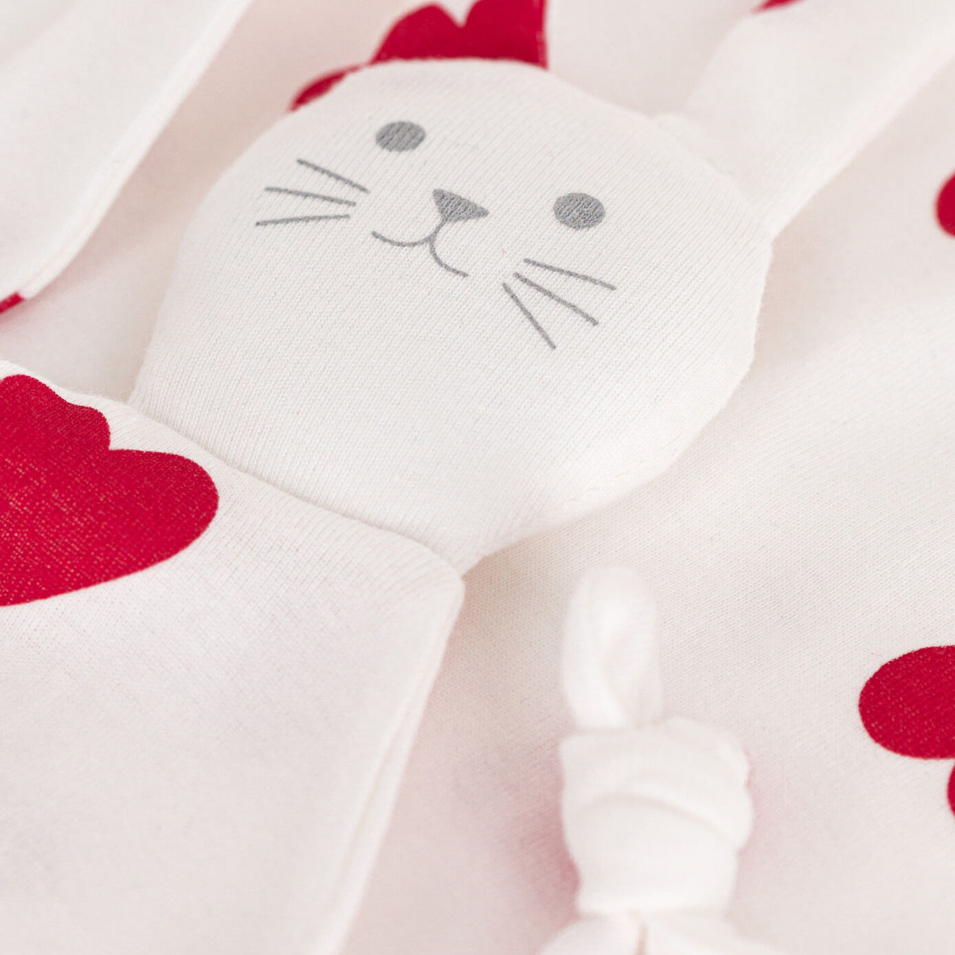 Baby Boys & Girls White Heart Soothing Towel