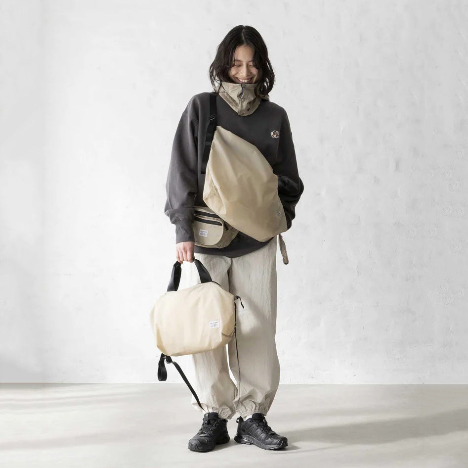 Beige Crossbody Bag(宽44x高34x深13cm)
