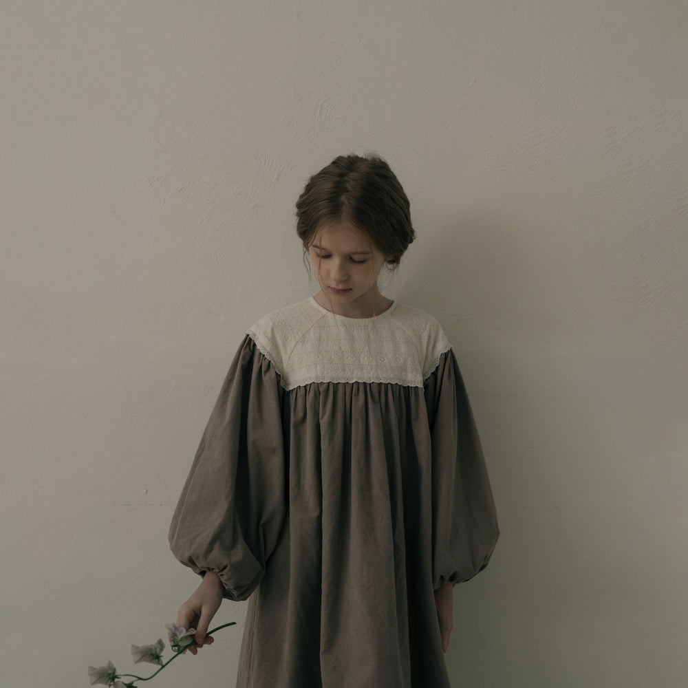 Robe en velours côtelé marron pour fille