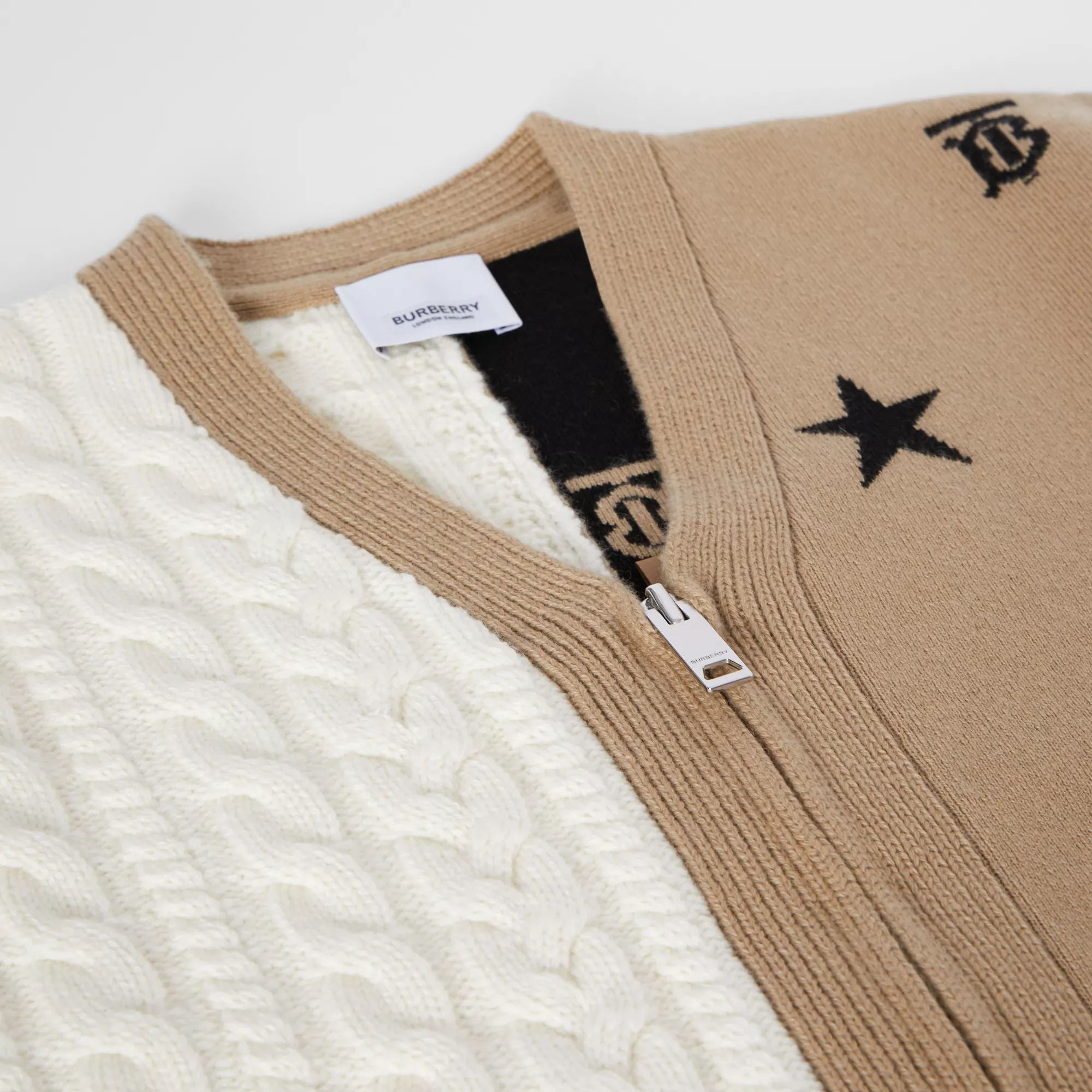 Gilet en laine beige et blanc étoilé pour fille