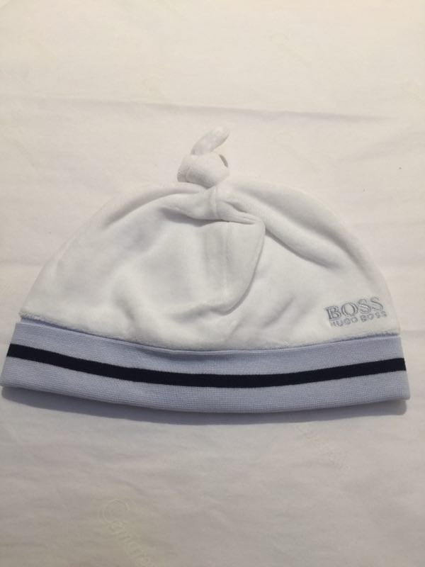 Bonnet en coton blanc pour bébé