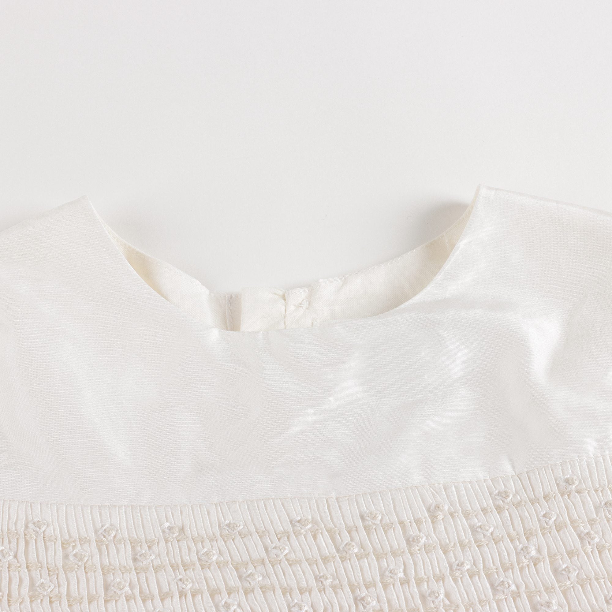 Robe en soie blanche pour bébés filles