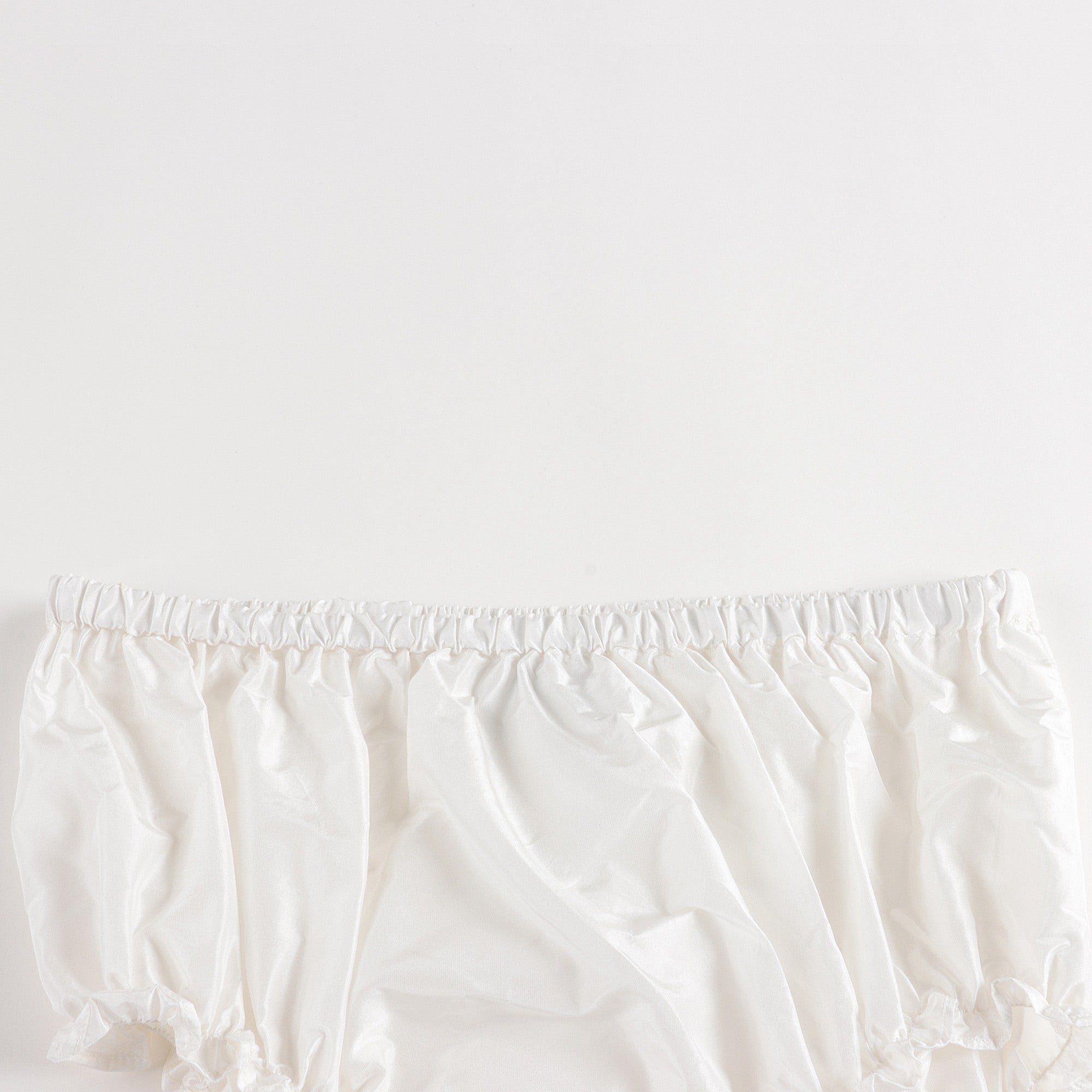 Robe en soie blanche pour bébés filles