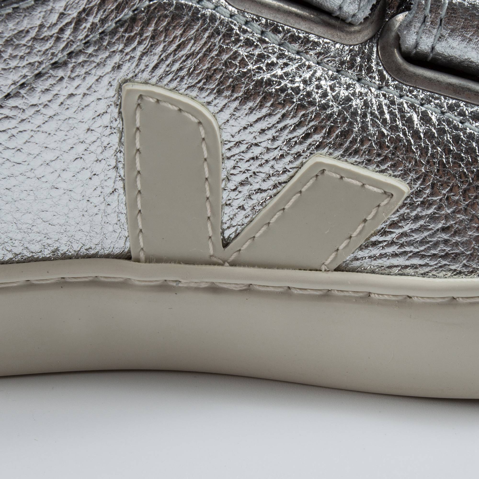 Boys & Girls Silver Leather Velcro With White "V" Shoes