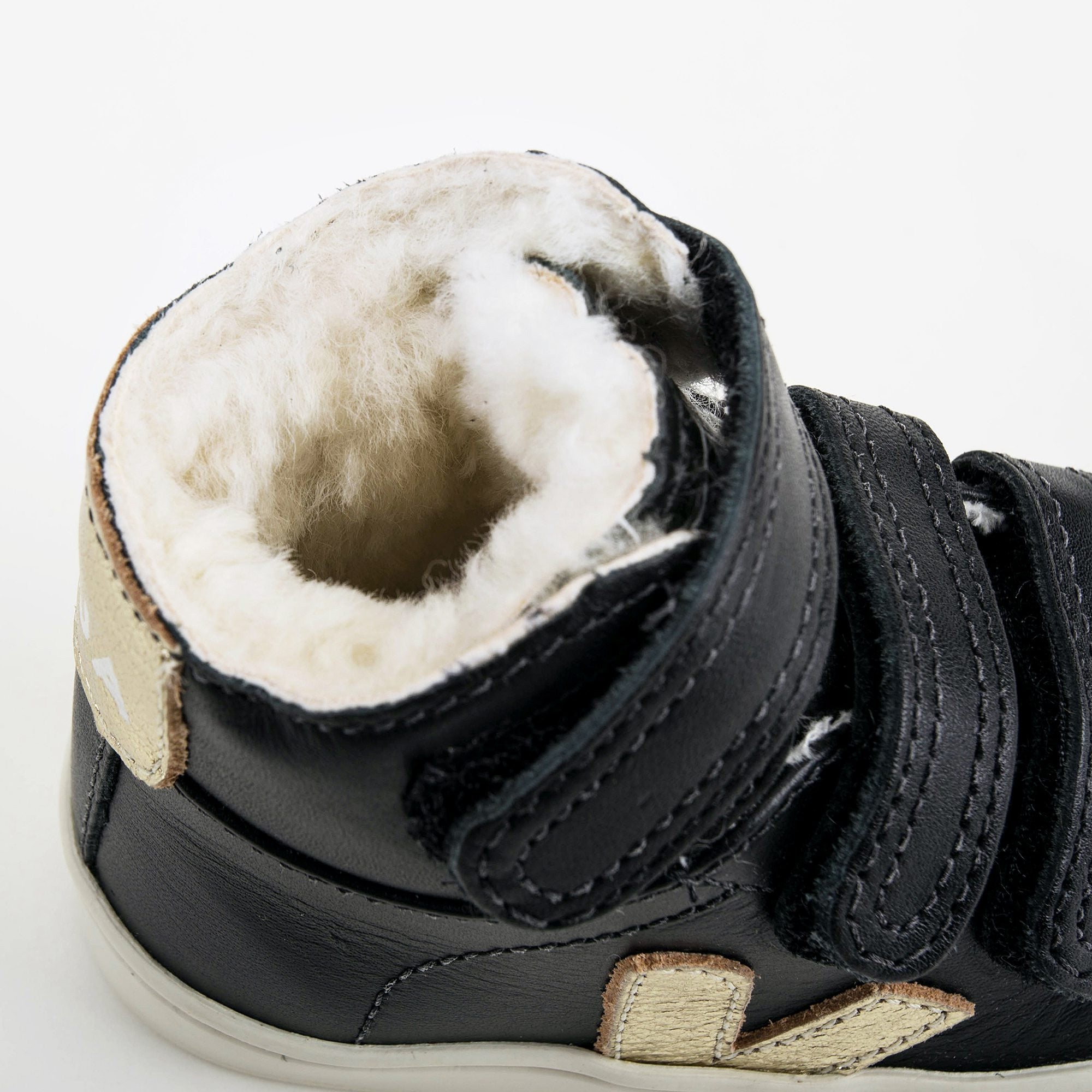 Boys & Girls Black Velcro Leather Shoes With Fur