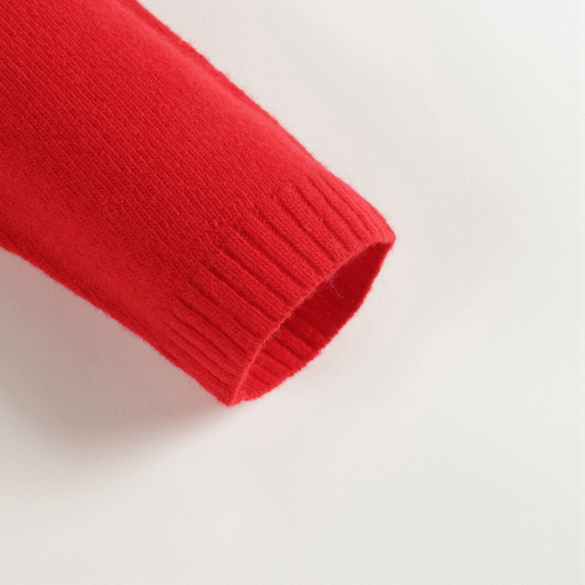 Pull géranium pour bébés filles
