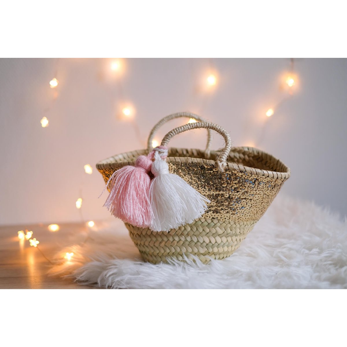 Petit panier en fibres végétales séchées pailleté pour filles